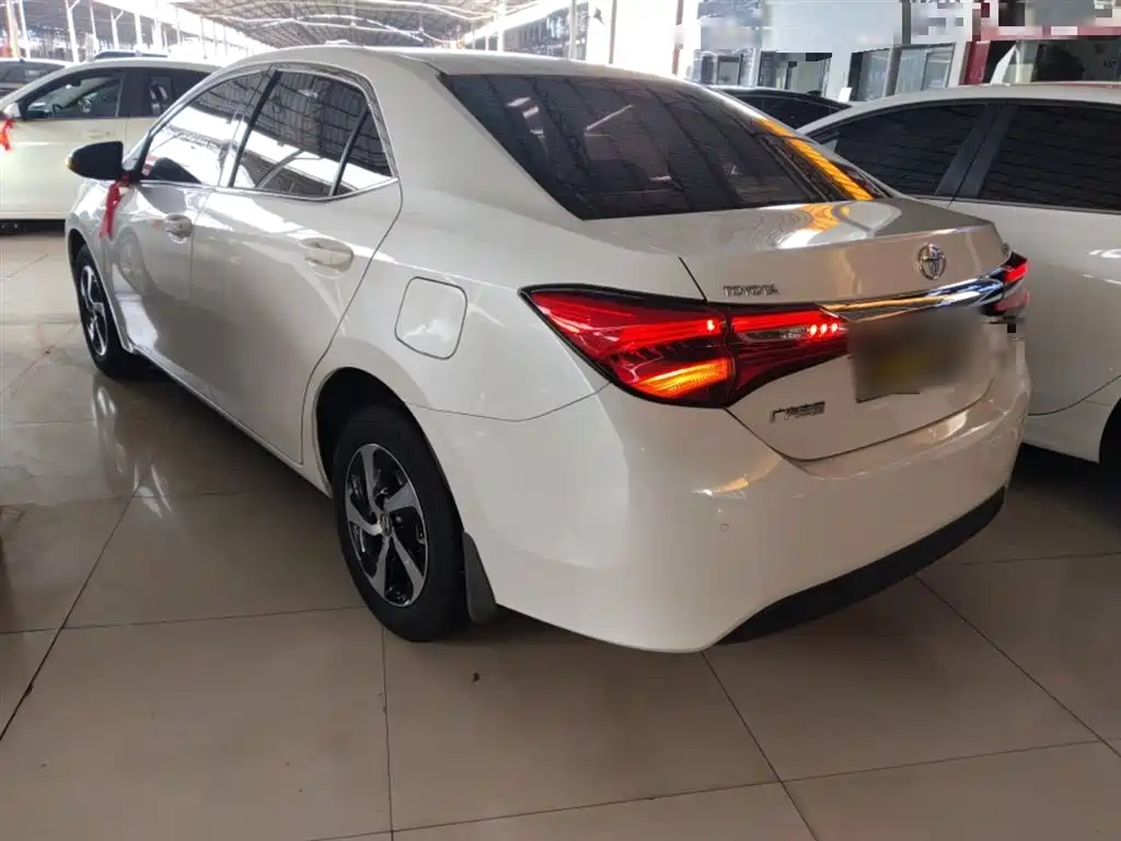 Toyota Levin 2017 Facelift 185T CVT Elite (China V) фото 5