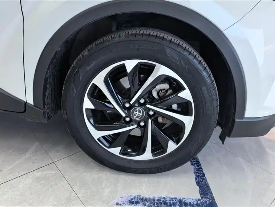 Toyota IZOA 2020 2.0L Yi Xiang Edition фото 6