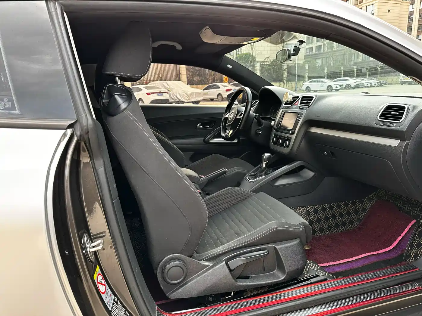 Volkswagen Scirocco 2011 1.4TSI Single Turbo Style Edition фото 6