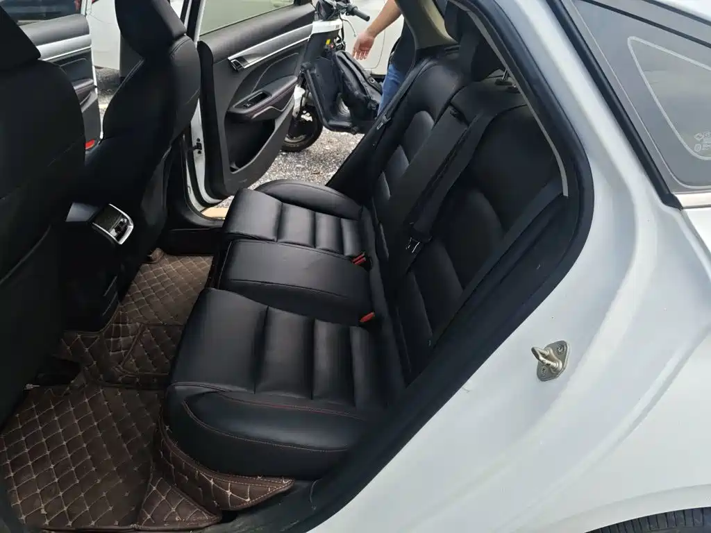 Фото 22 - Geely Binrui