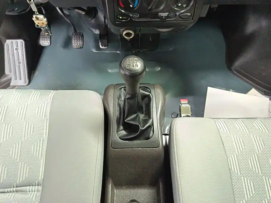 Wuling Motors Wuling Rongguang 2014 2011 1.2L Base Model