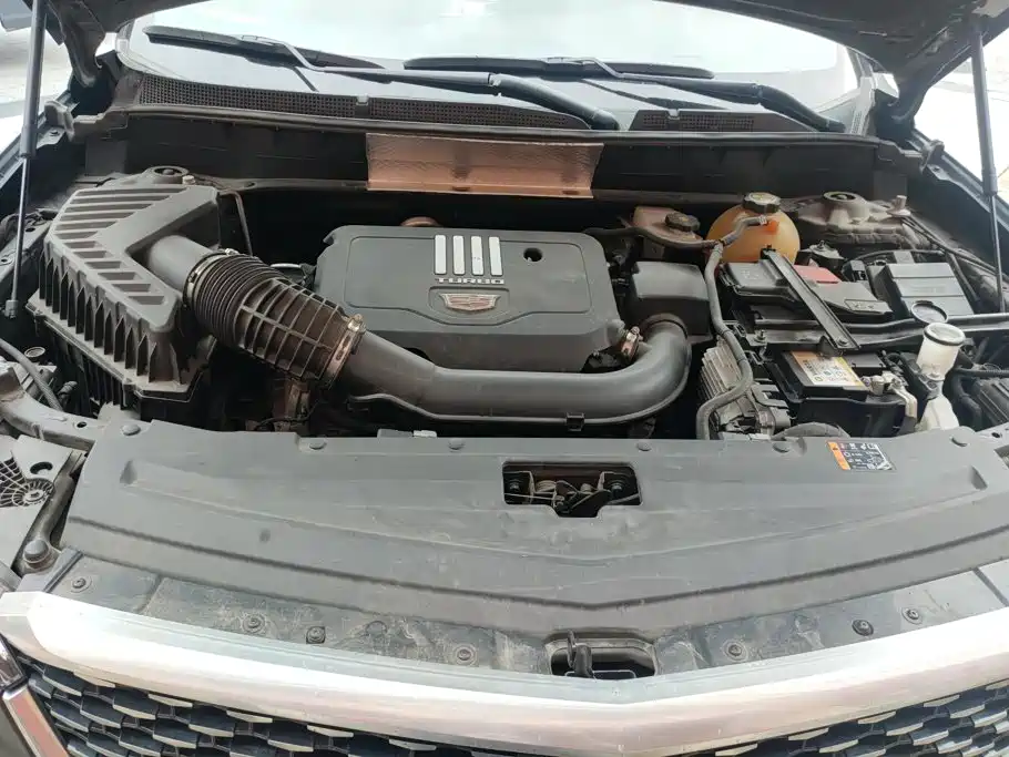 Photo 10 - Cadillac XT6