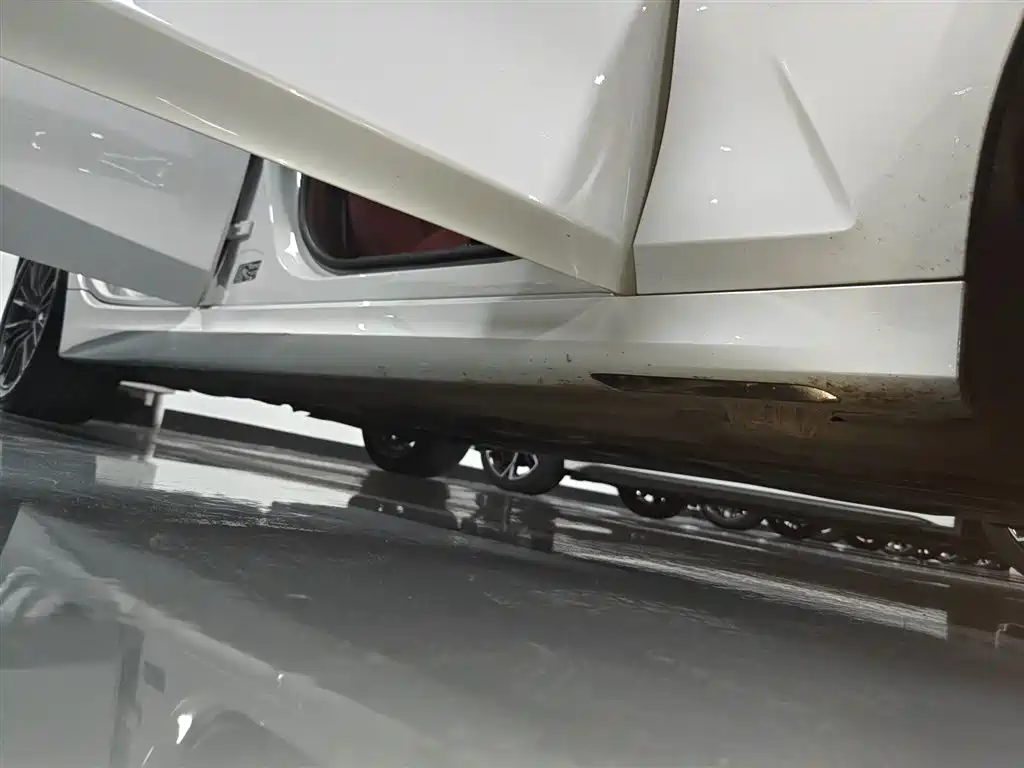 BMW 3 Series 2024 325Li M Sport Shadowline Package фото 21