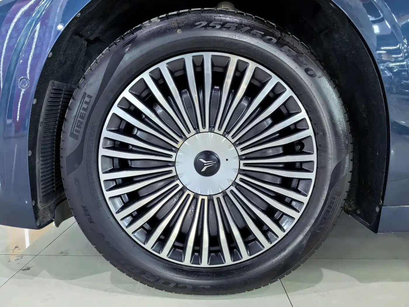 Voyah Auto Voyah Dreamer 2025 Model PHEV 4WD Premium QianKun Edition фото 6
