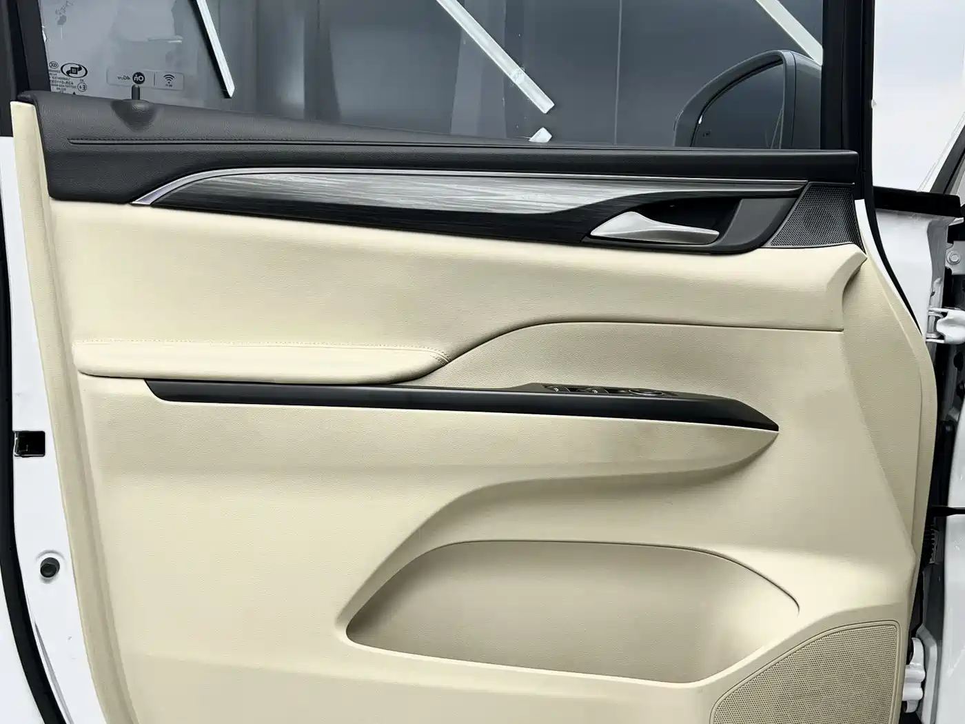 Buick GL8 2023 ES Landmaster Luxury фото 12