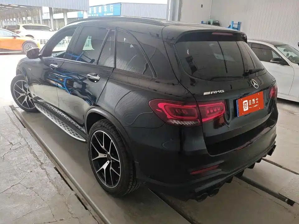 MERCEDES-BENZ GLC AMG