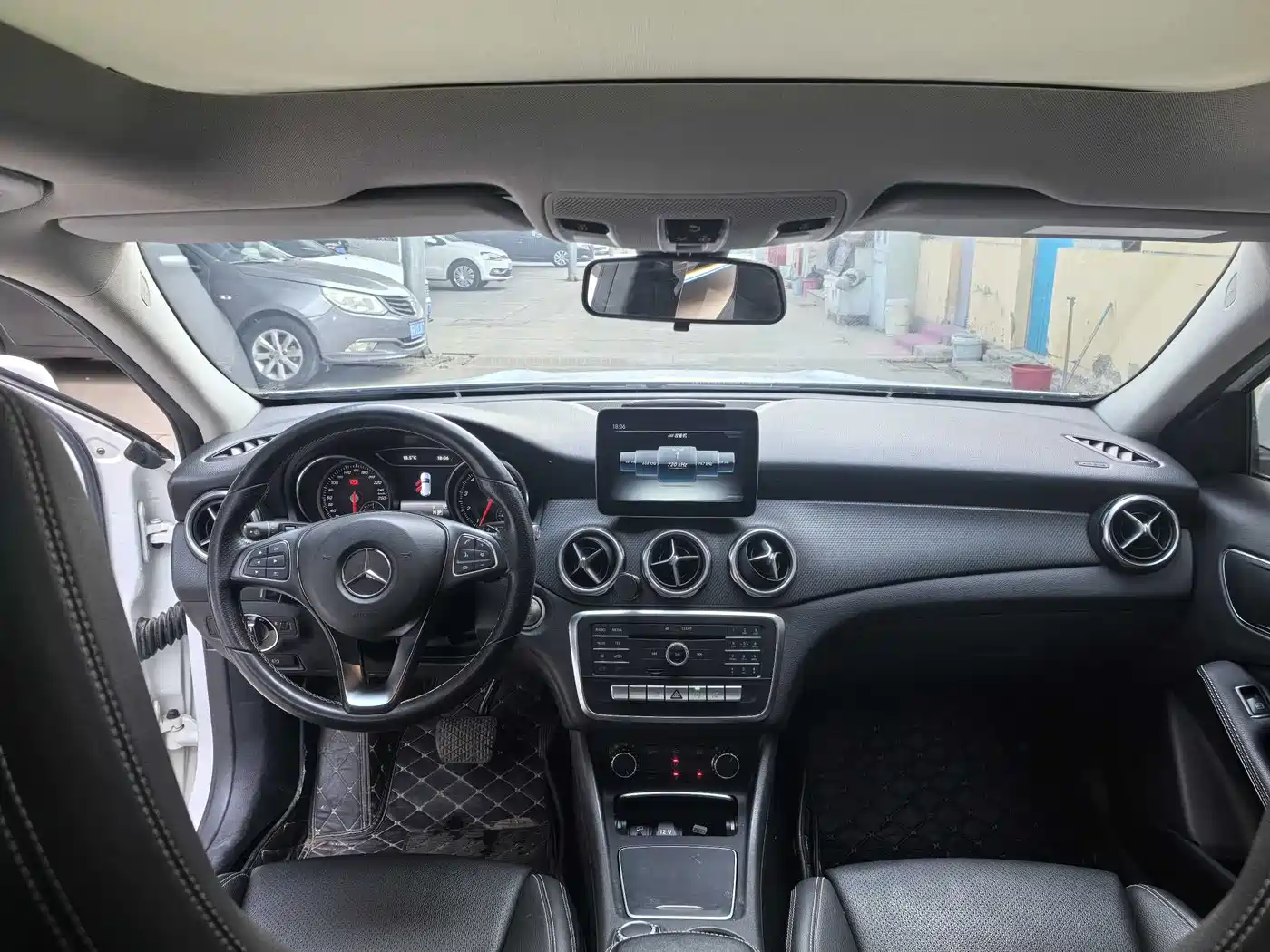 Mercedes-Benz GLA 2017 GLA 200 Fashion фото 9