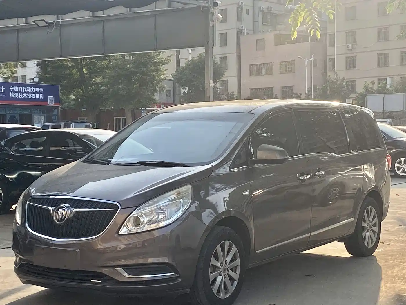 Buick GL8 2017 25S Luxury China V фото 10