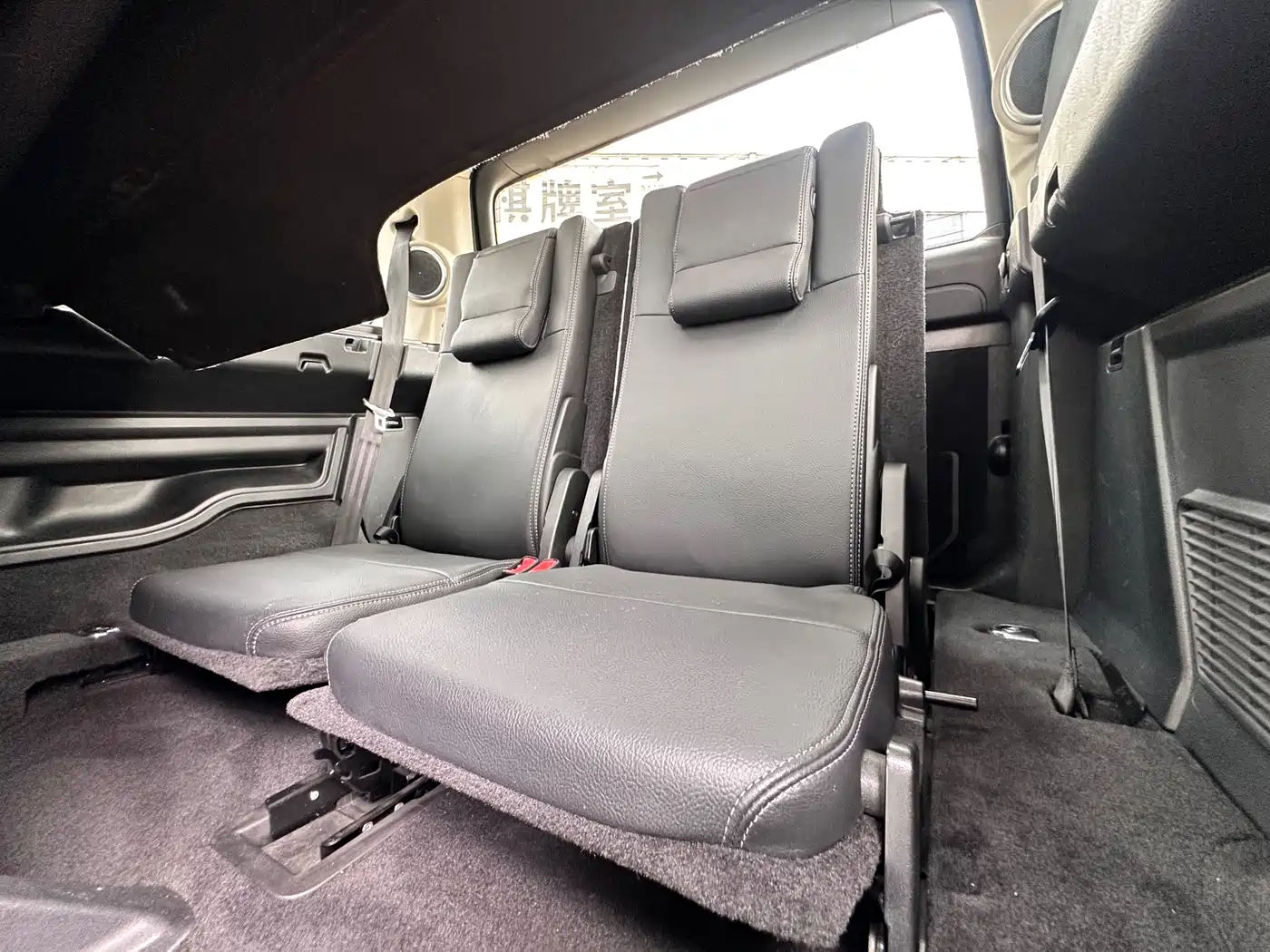 Land Rover Discovery 2015 3.0 SDV6 HSE Diesel фото 18