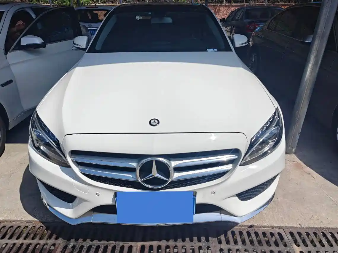 Mercedes-Benz C-Class 2015 Facelift C 200 L Sport фото 2