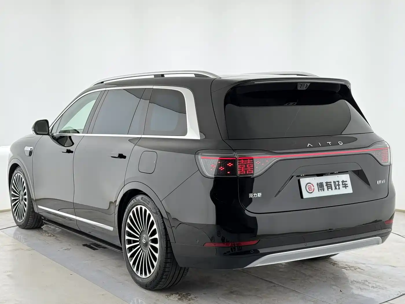 AITO Wenjie AITO M9 2025 Extended Range Ultra 52kWh 6-Seater фото 8