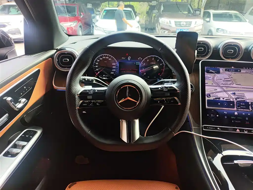 Mercedes-Benz GLC 2023 GLC 300 L 4MATIC Sport 5-Seater фото 11