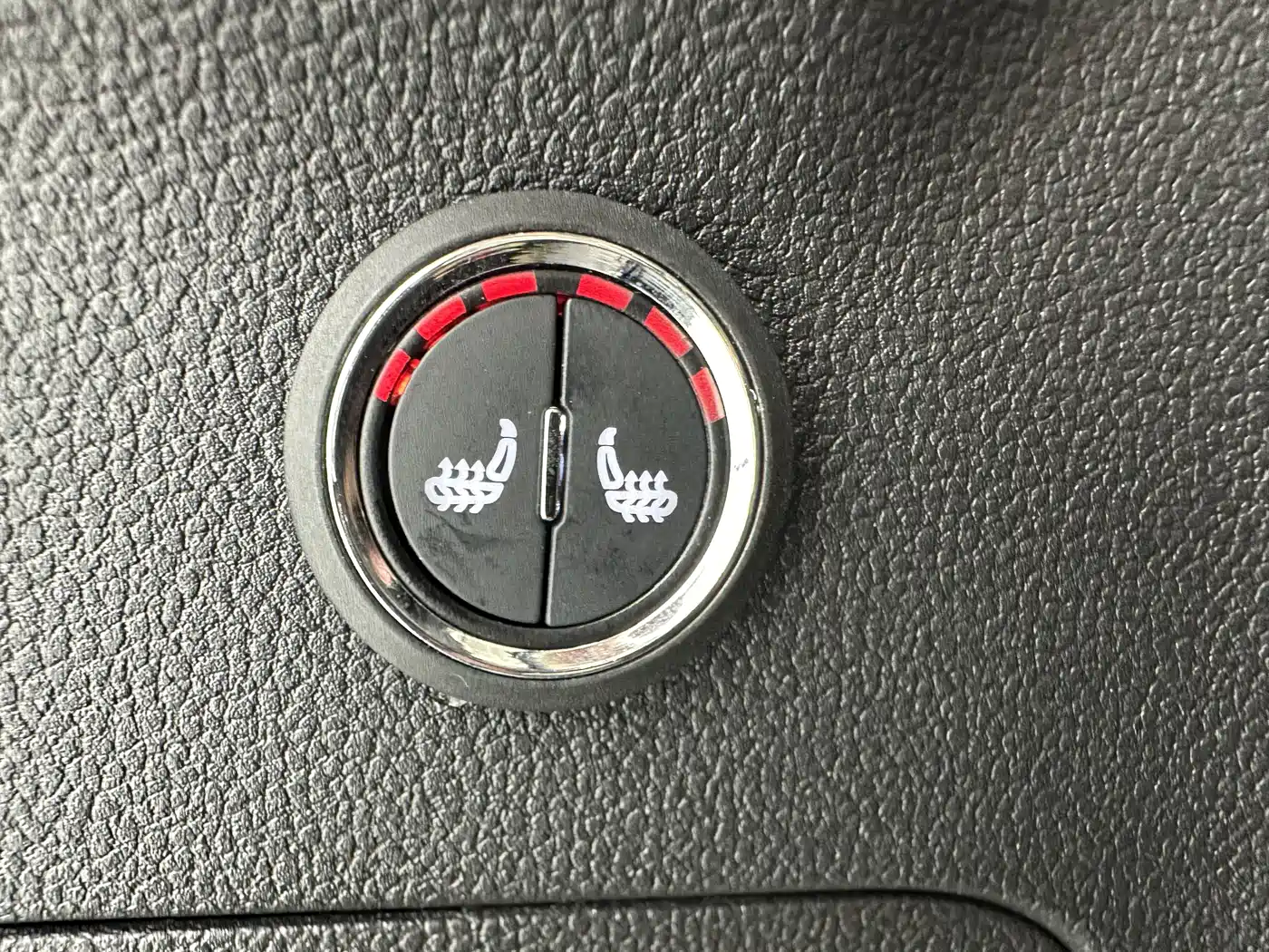 Haval M6 2023 PLUS 1.5T DCT Luxury Smart Connect фото 13