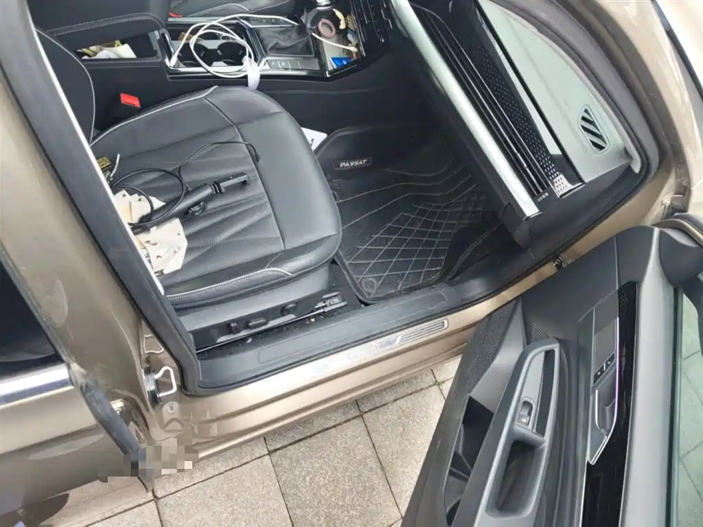 Volkswagen Passat 2022 330TSI Starlight Luxury Edition фото 21