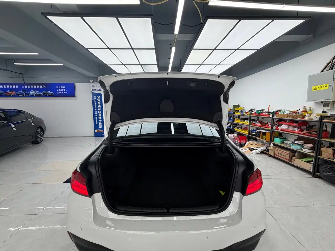 BMW 5 Series (Import) 2020 530i M Sport Package фото 4
