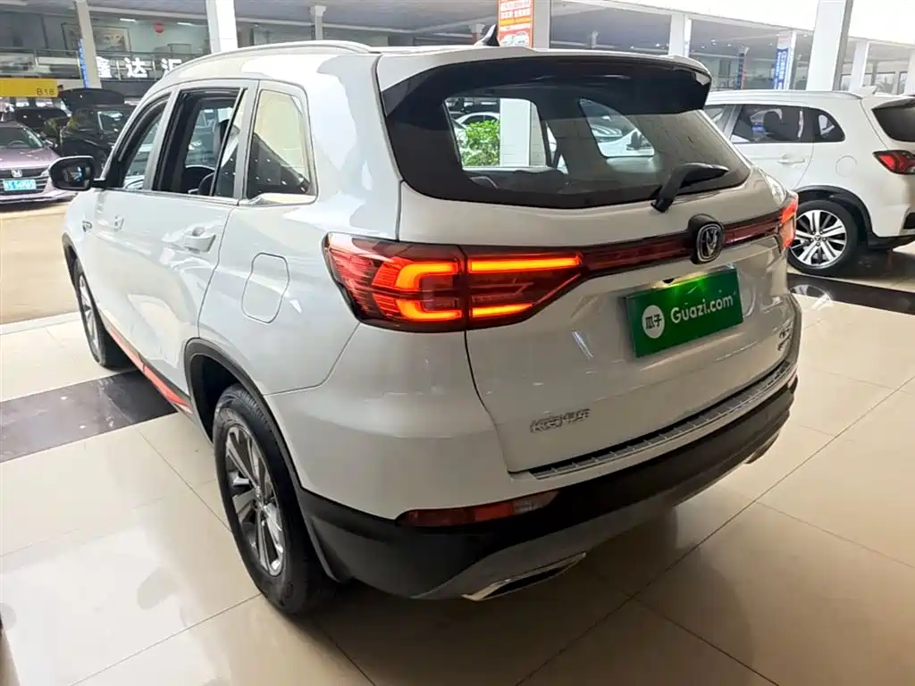 CHANGAN CS75