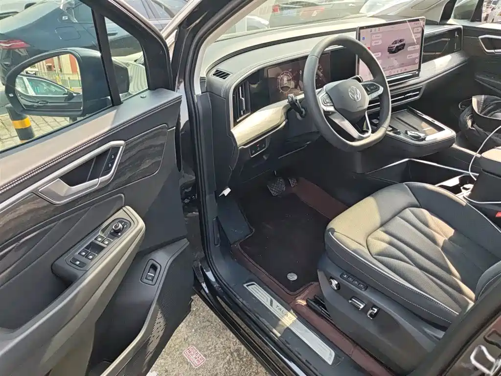 Volkswagen Talagon 2025 Model 450TSI AWD Premium 6-Seater фото 12