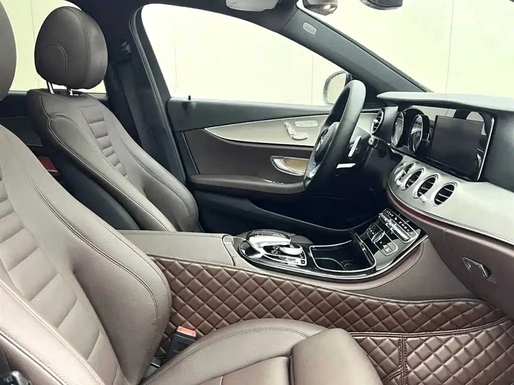Mercedes-Benz E-Class 2017 E 200 L 4MATIC фото 4