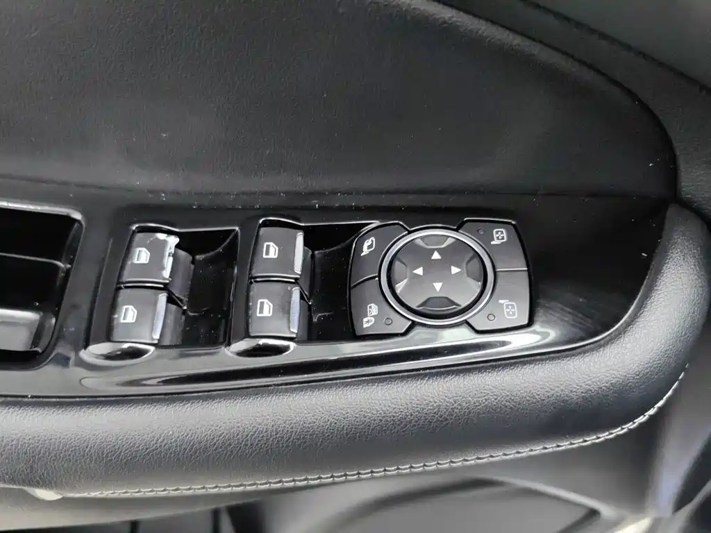 Фото 9 - Ford Edge
