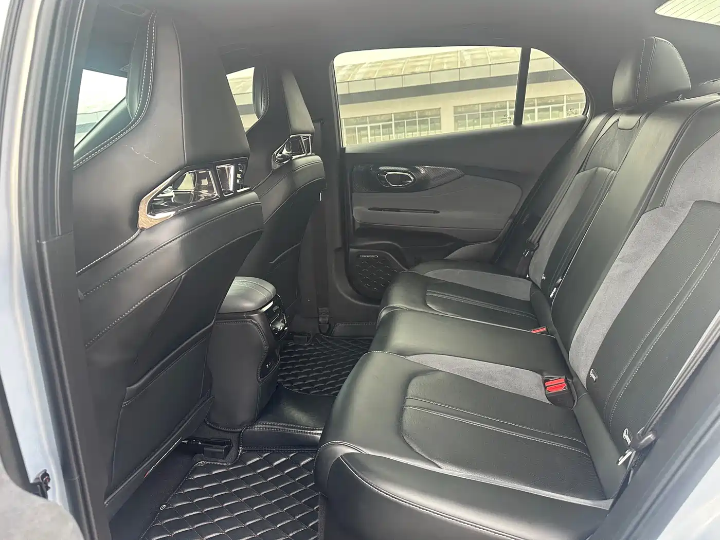 GAC Trumpchi Trumpchi Emkoo 2024 Model 400T Auto Shadow Leopard R PRO Edition фото 6