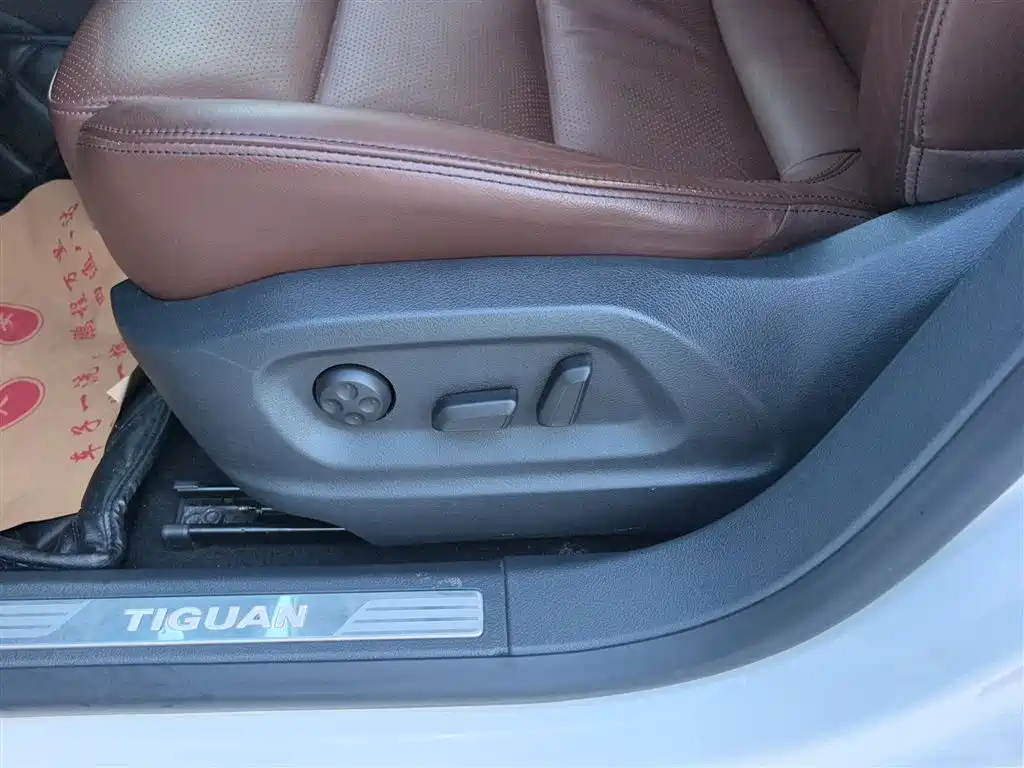 Volkswagen Tiguan 2015 1.8TSI Automatic 2WD Highline фото 2