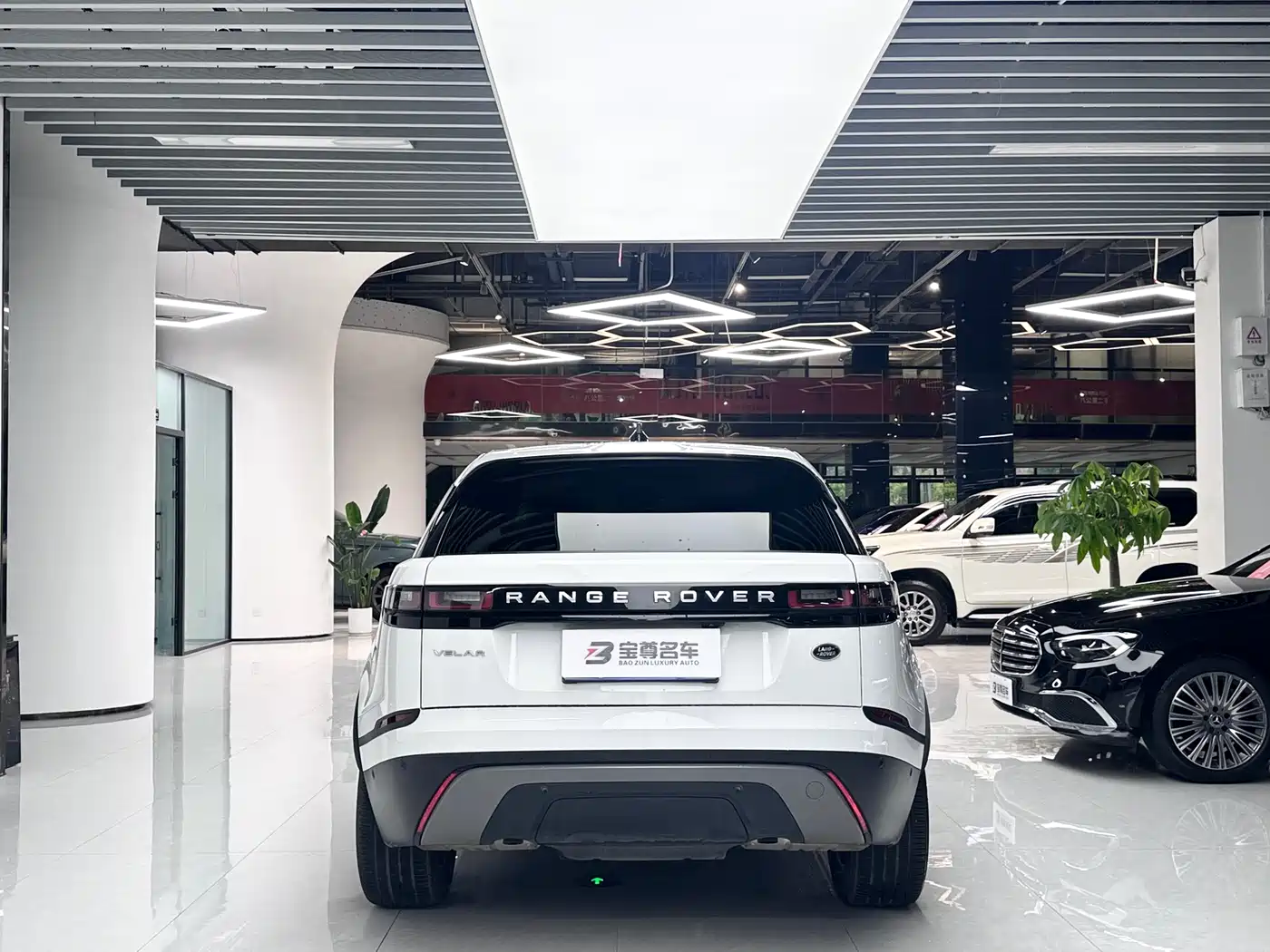 Land Rover Range Rover Velar 2022 250PS фото 17