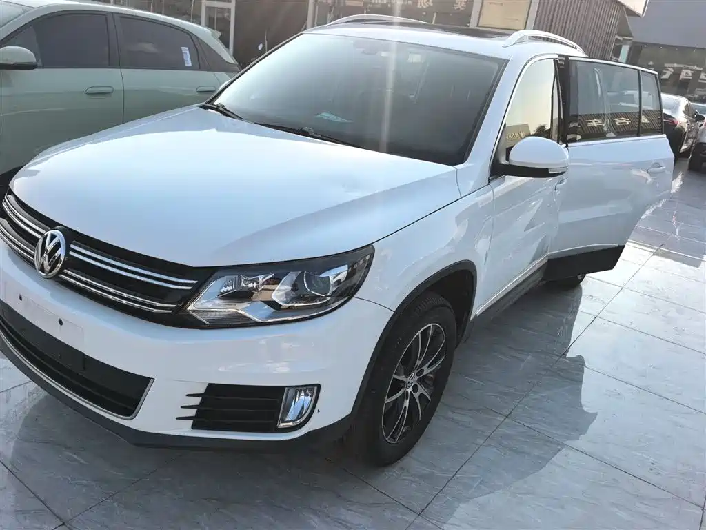 Volkswagen Tiguan 2015 1.8TSI Automatic 2WD Highline фото 10