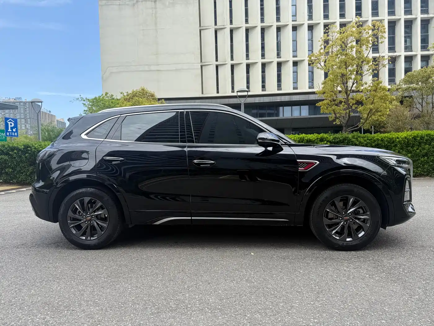 Hongqi HS5 2023 2.0T Flag Enjoy Pro Edition фото 4