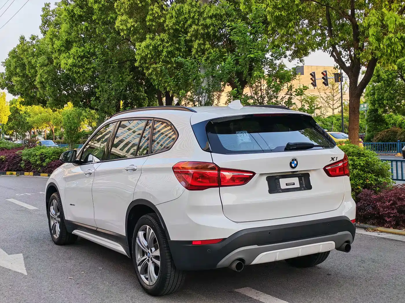 BMW X1 2018 xDrive20Li Premium Model фото 6