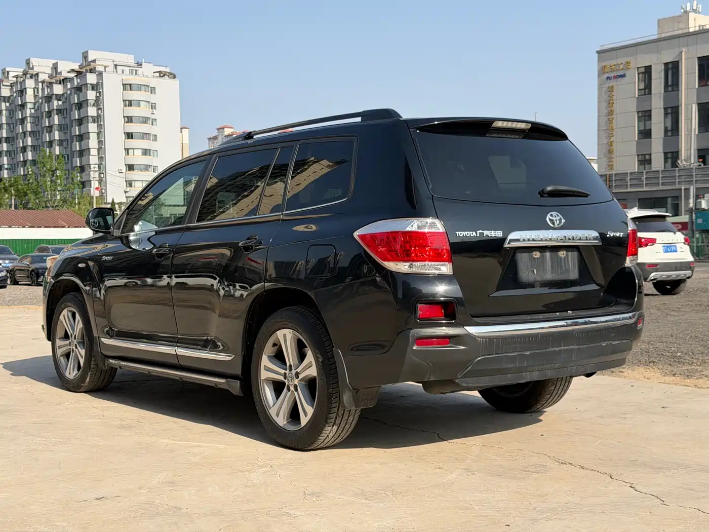 Toyota Highlander 2012 2.7L 2WD 7-Seater Luxury Edition фото 3