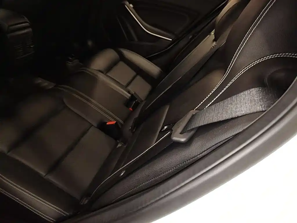 Mercedes-Benz GLA 2015 GLA 200 Dynamic фото 17