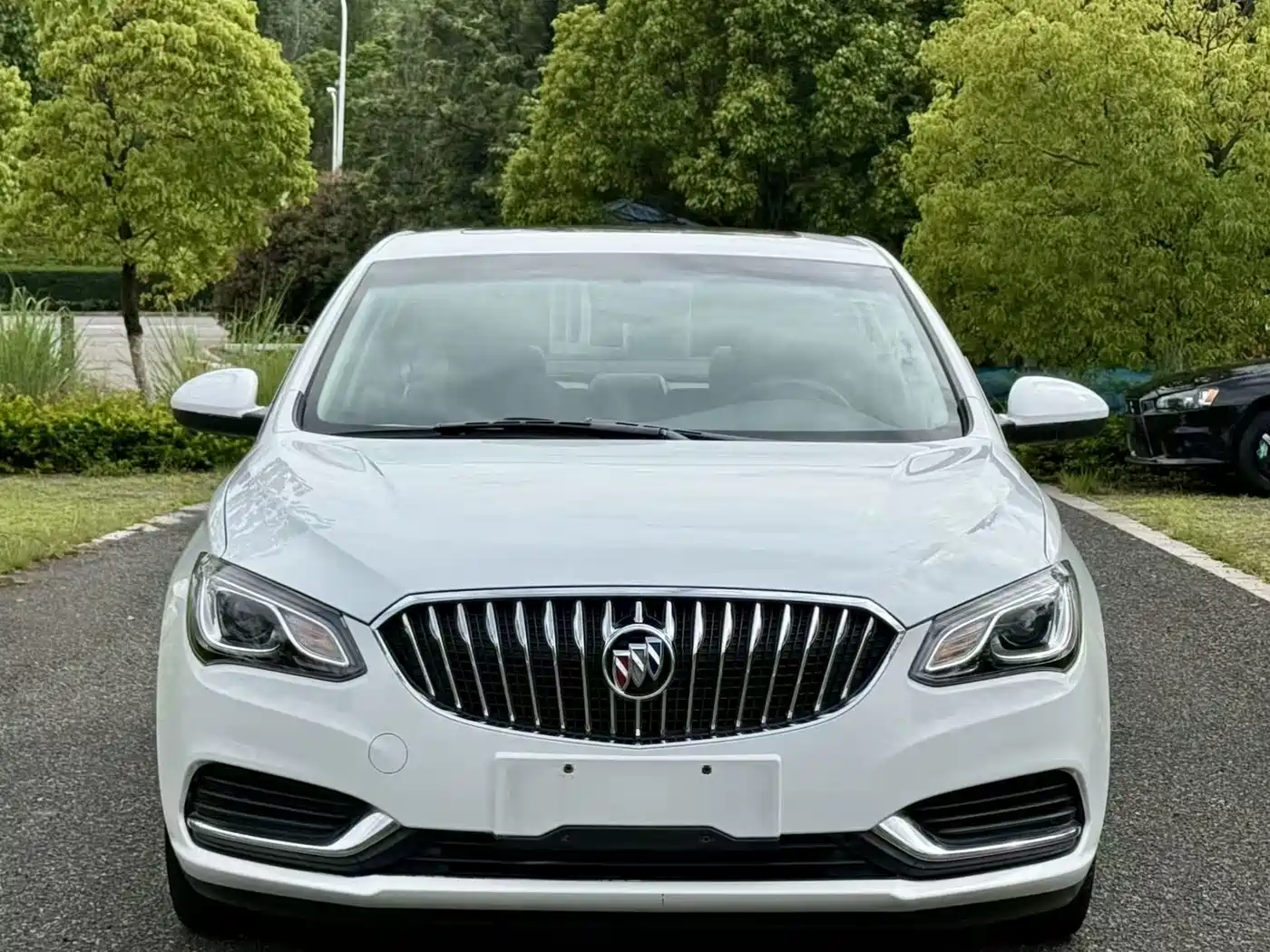 Photo 2 - Buick Excelle