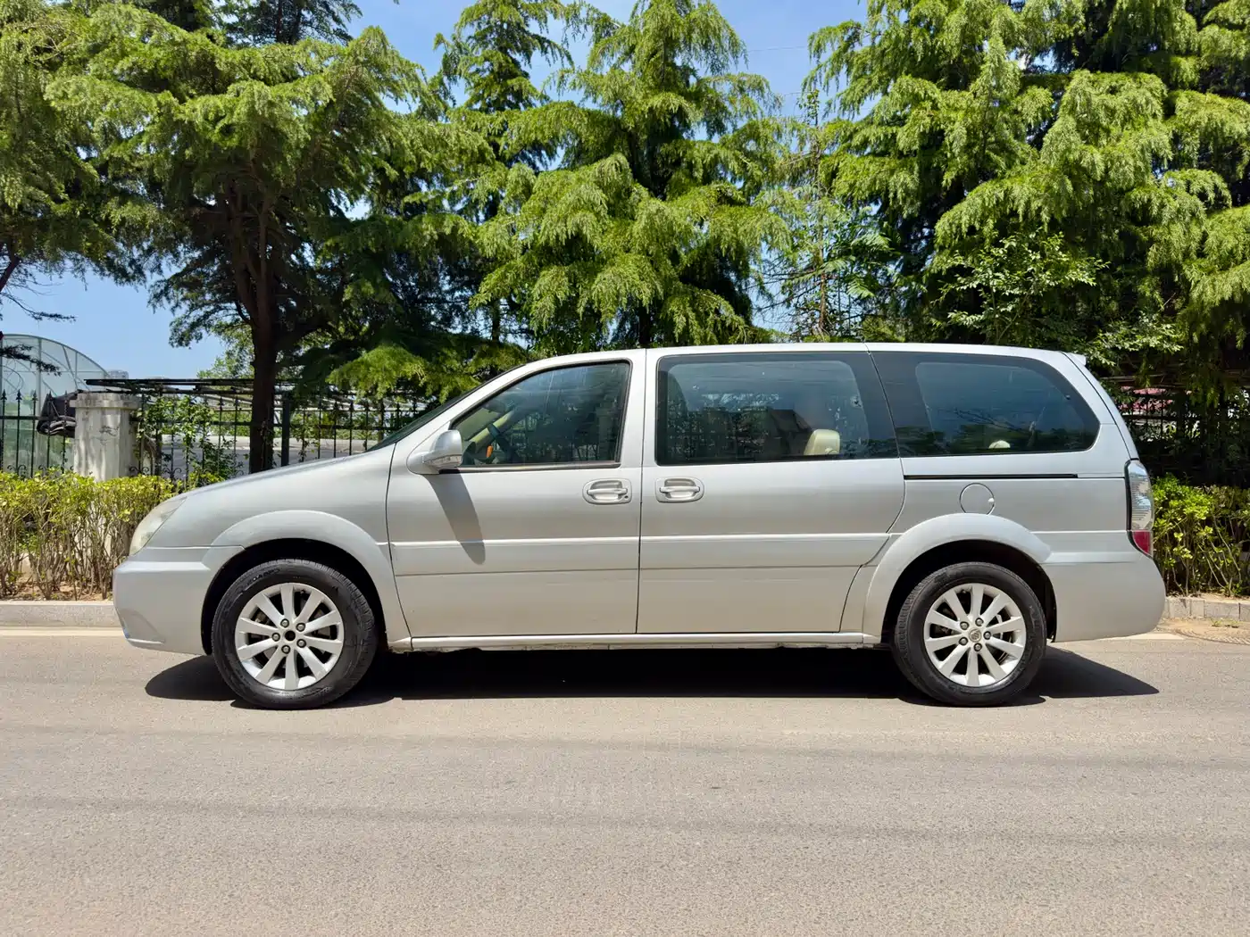 Buick GL8 2012 2.4L BASE Comfort фото 2