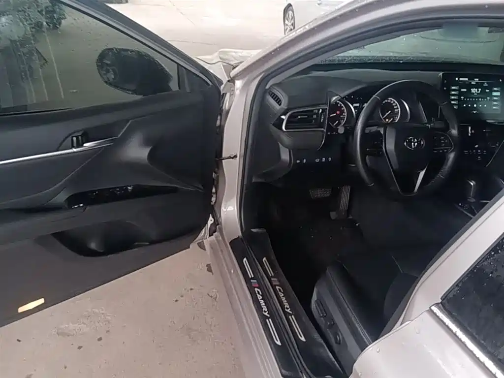 Toyota Camry 2021 2.0G Luxury Edition фото 23