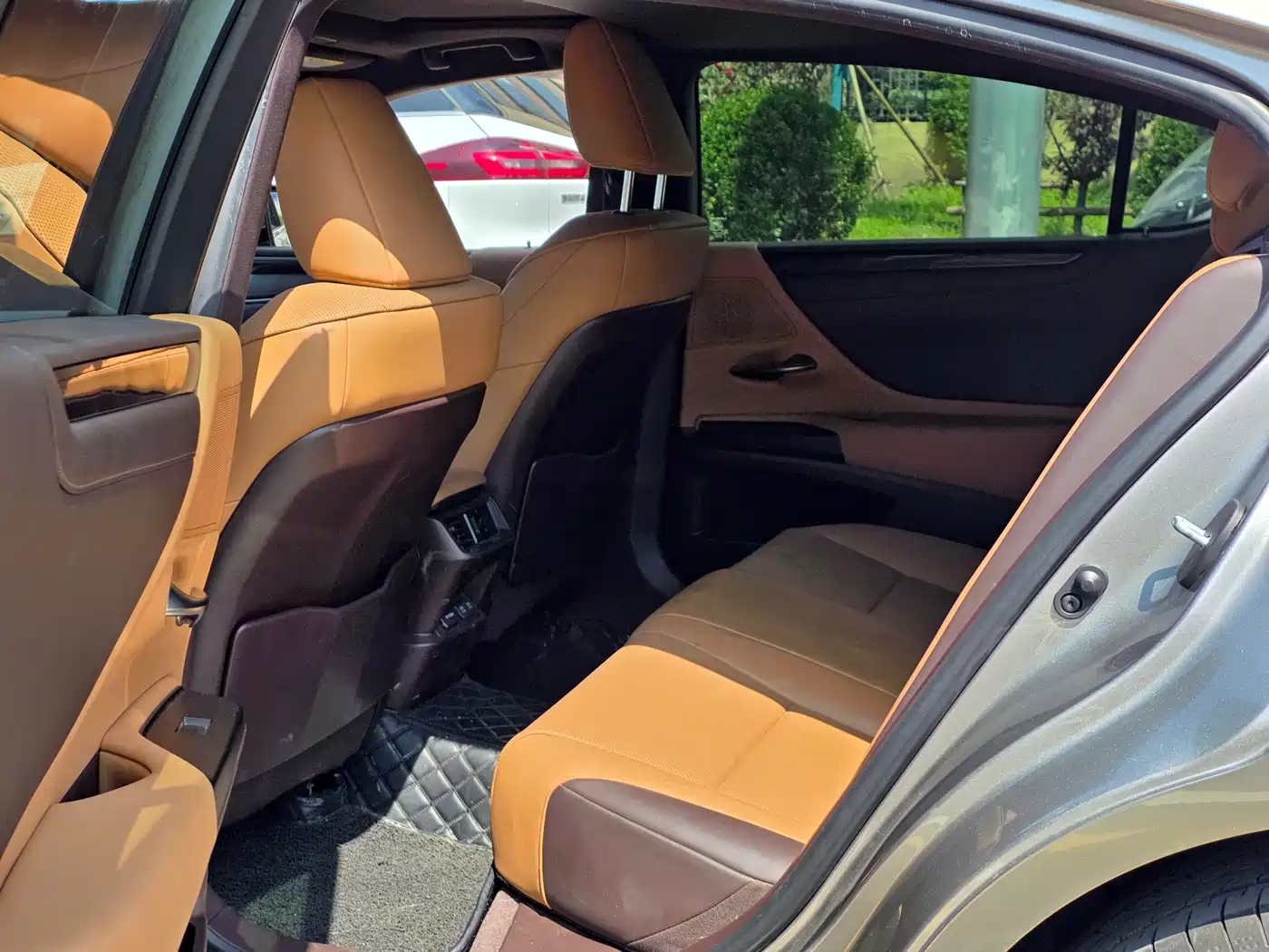Lexus ES 2021 200 Excellence Edition фото 8