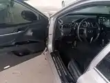 Фото 23 - Toyota Camry