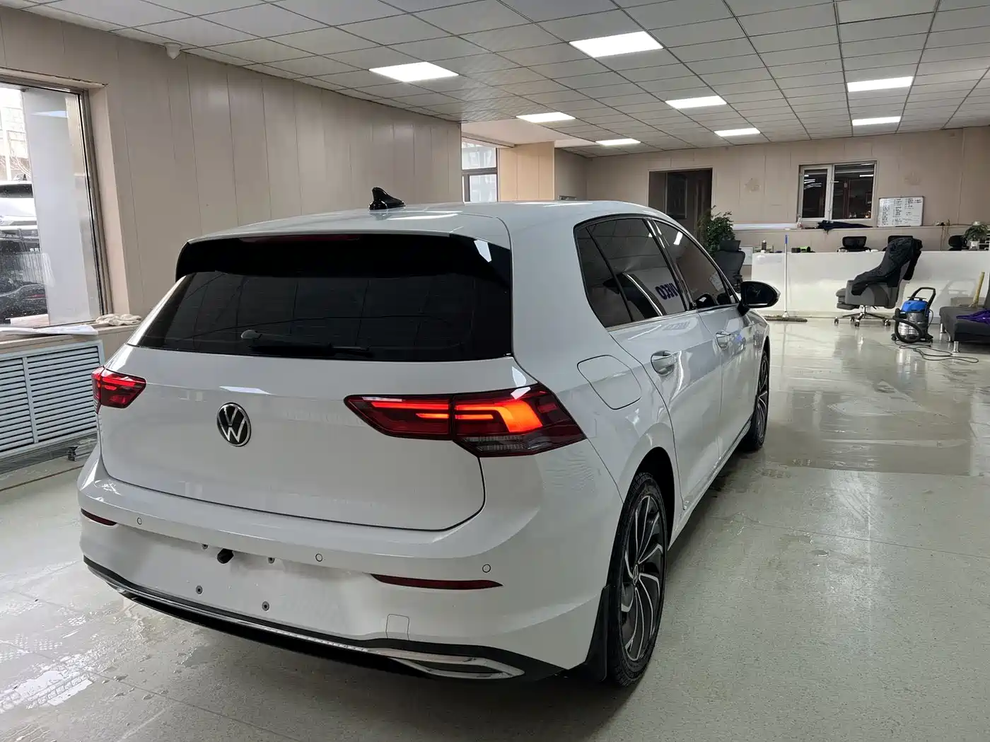 Volkswagen Golf 2021 280TSI DSG 30th Anniversary Edition фото 6