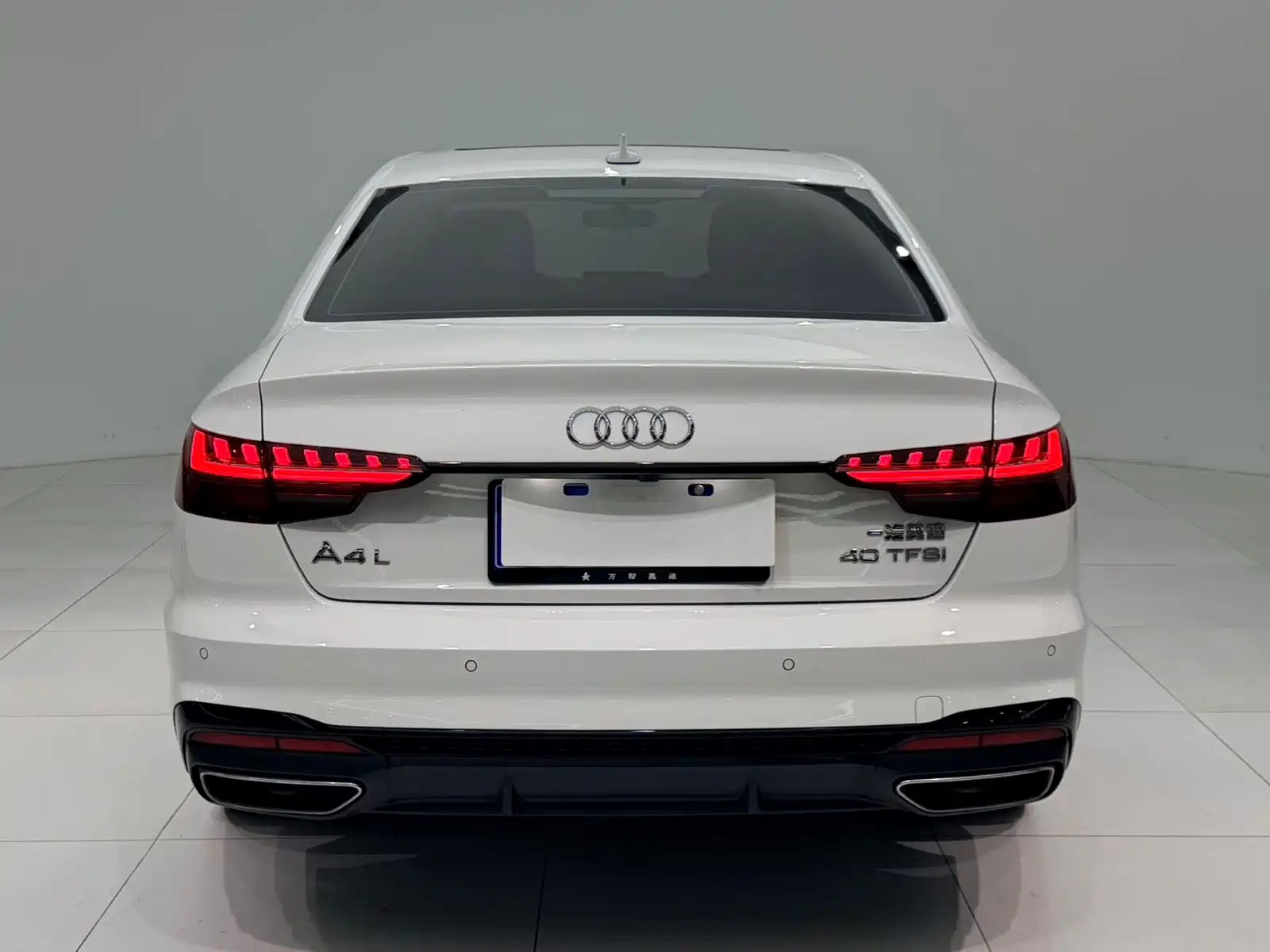 Фото 8 - Audi A4L