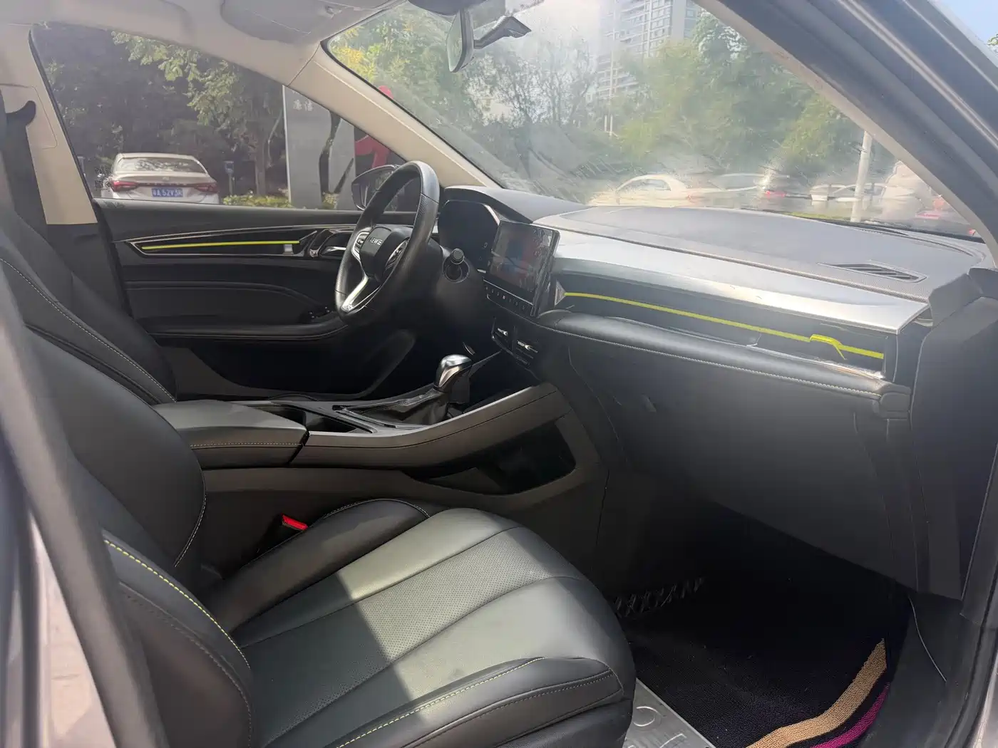 Фото 11 - Roewe i5