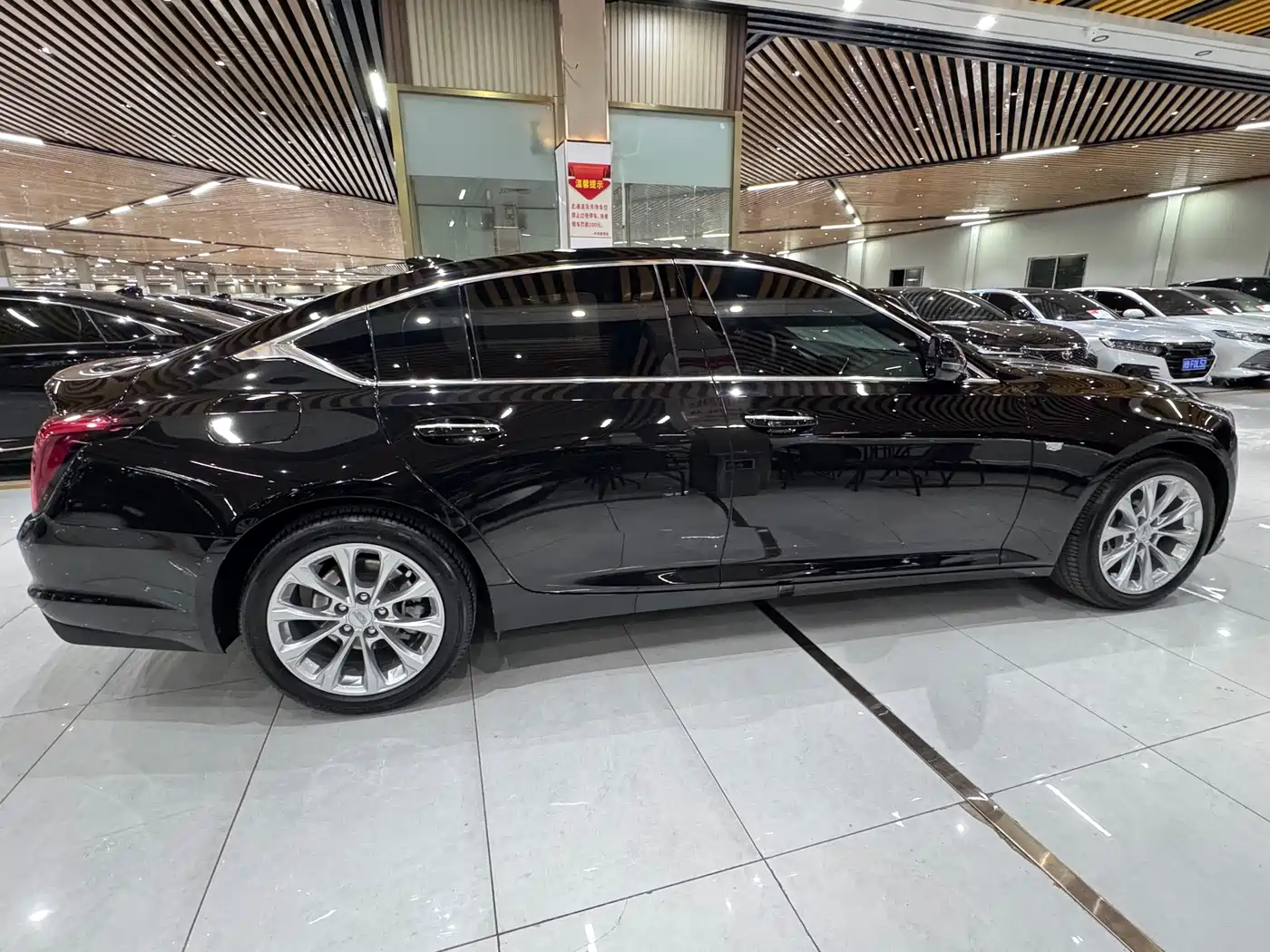 Cadillac CT5 2024 28T Luxury Model фото 9