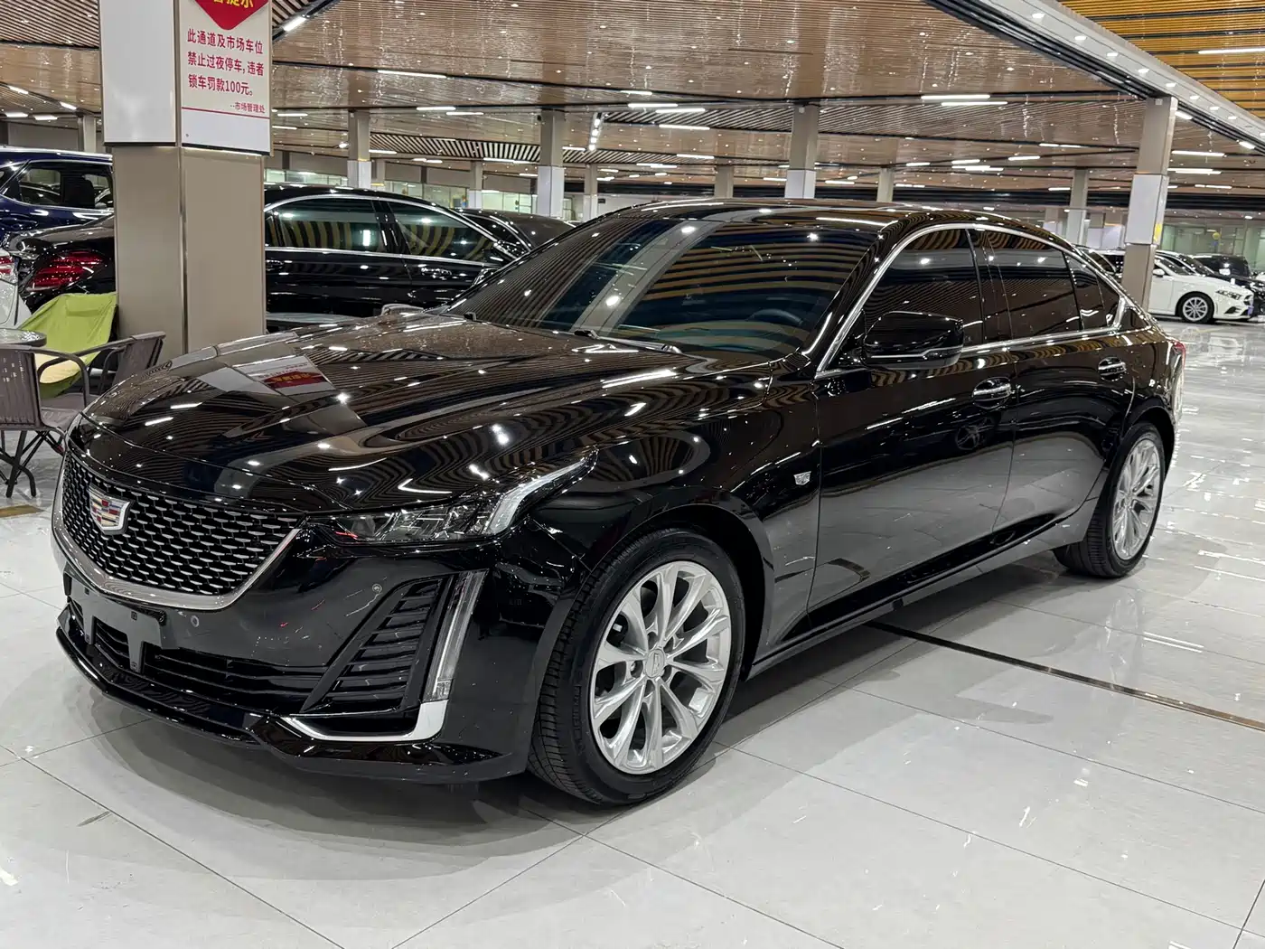 Cadillac CT5 2024 28T Luxury Model