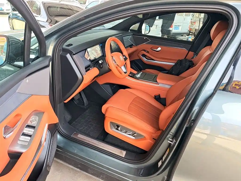 BYD Tang L 2025 DM 175KM Drone Player Edition фото 12