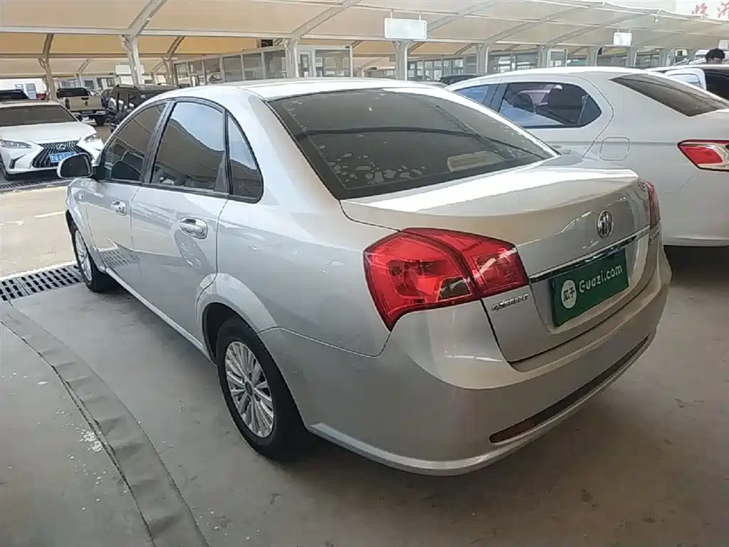 Buick Excelle 2015 1.5L Manual Classic фото 5