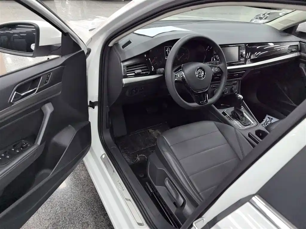 Volkswagen Lavida 2018 1.5L Automatic Comfort Version China V фото 12