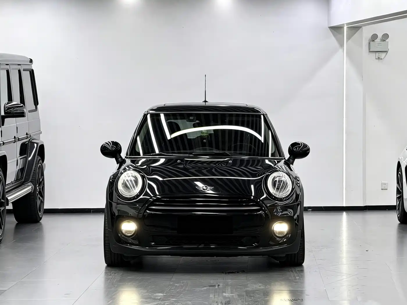 MINI 2016 1.5T COOPER Pioneer фото 2