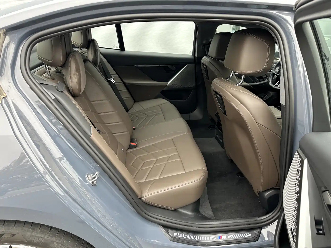 BMW 5 Series 2024 525Li M Sport Package фото 7