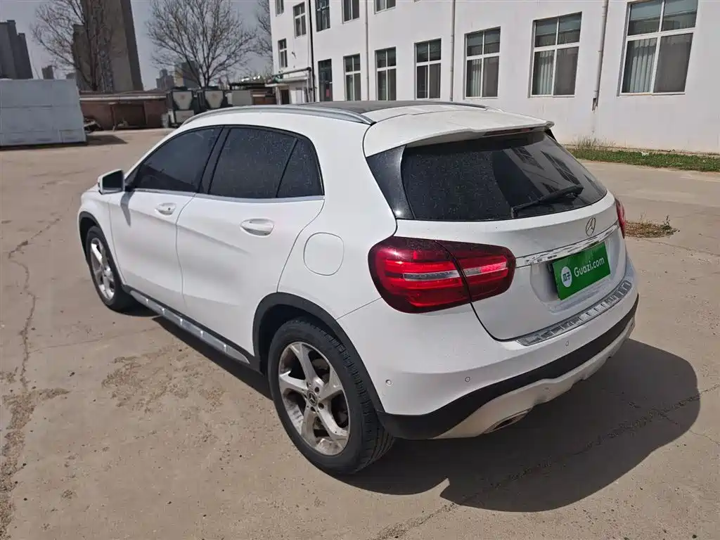 Mercedes-Benz GLA 2018 GLA 200 Dynamic фото 23