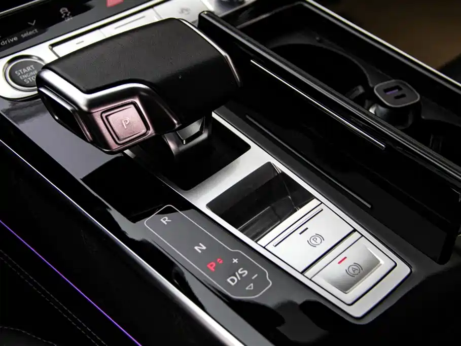 Audi A8 2023 A8L 50 TFSI quattro Exclusive фото 7