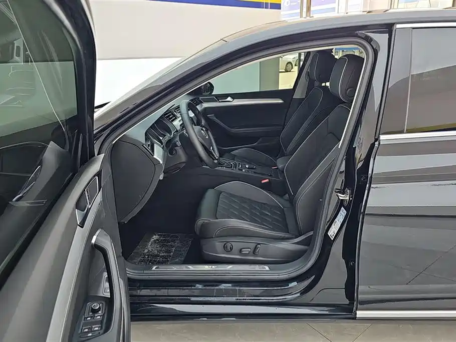 Volkswagen Magotan GTE Plug-in Hybrid 2020 GTE Luxury фото 9