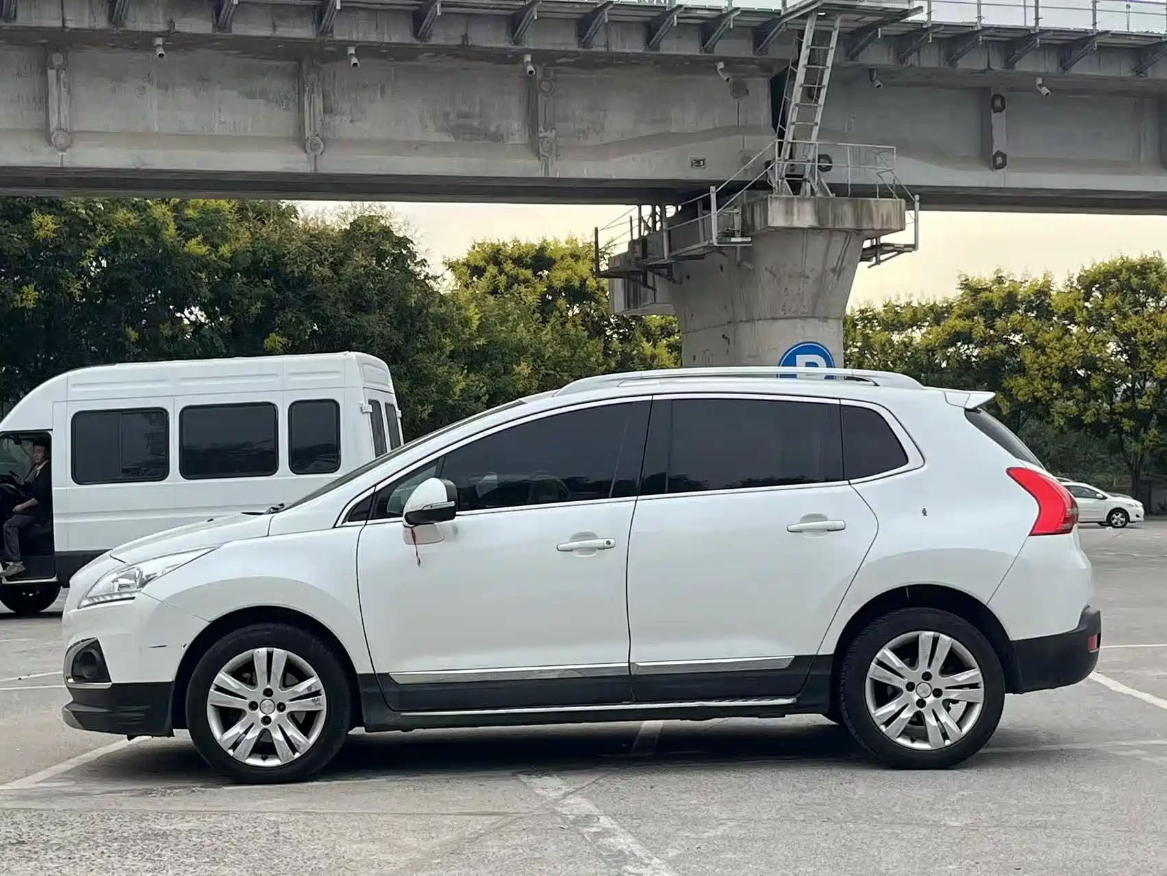 Фото 7 - Peugeot 3008